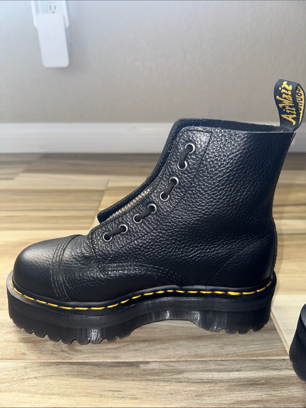 Dr. Martens Sinclair boots - Picture 5 of 6